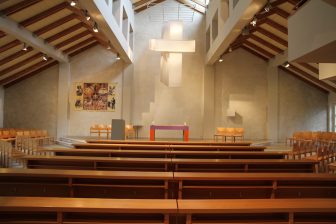 Innenansicht Katholische Kirche Heilig Kreuz, Halle, Foto: Kathrin Happe, 2016