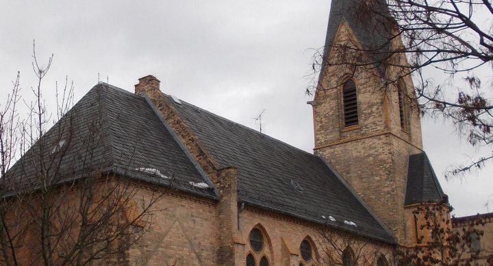 Außenansicht der Katholischen Kirche St. Norbert in Halle
