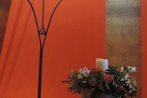 Kreuz in der Kirche der Versöhnung in Taizé